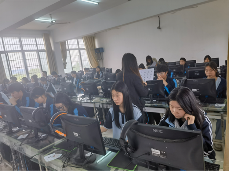 潜江市江汉中学考点 顺利完成2024年普通高中学业水平合格性考试机考